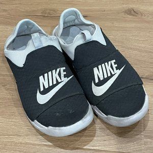 NIKE benassi slip on sneakers shoes